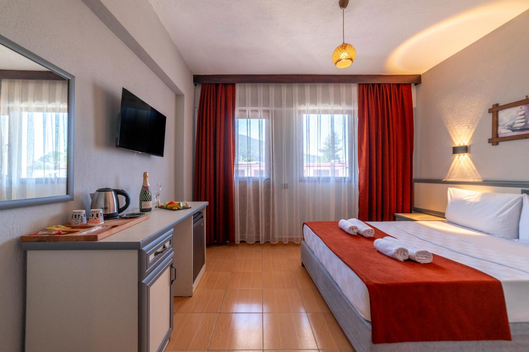 Club Aquarium Hotel & Spa Гюверджинлик Экстерьер фото