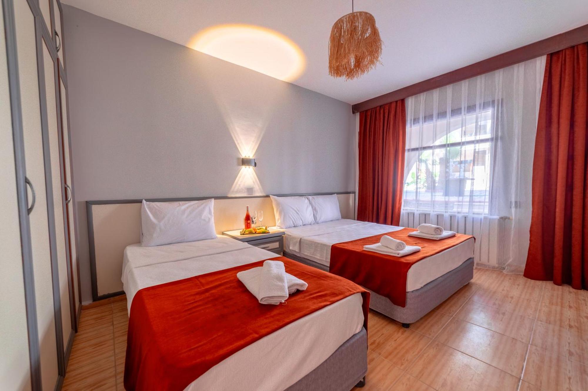 Club Aquarium Hotel & Spa Гюверджинлик Экстерьер фото